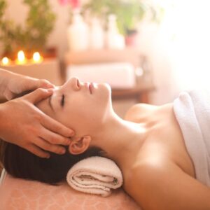 Massaggio ayurvedico Patrasweda con applicazione di fagotti caldi alle erbe su tutto il corpo presso Beauty by Passing ad Anzola Emilia.